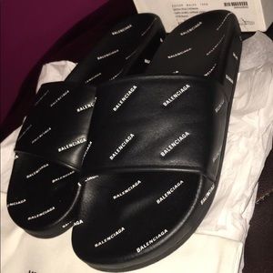 BALENCIAGA SLIDES